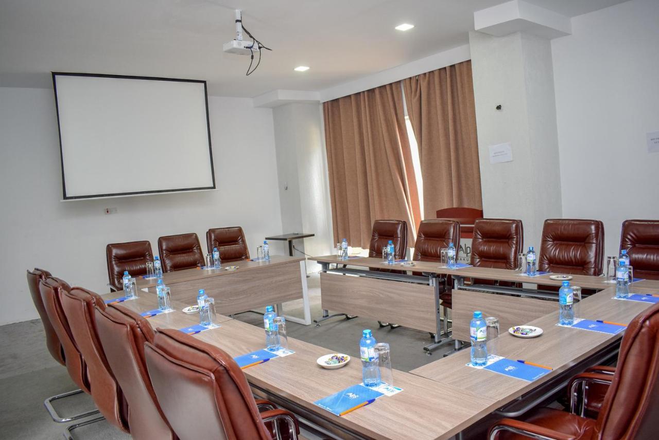 The Alps Hotel Накуру Екстер'єр фото